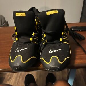 Size 13 Nike Shox very lightly used located in Florida